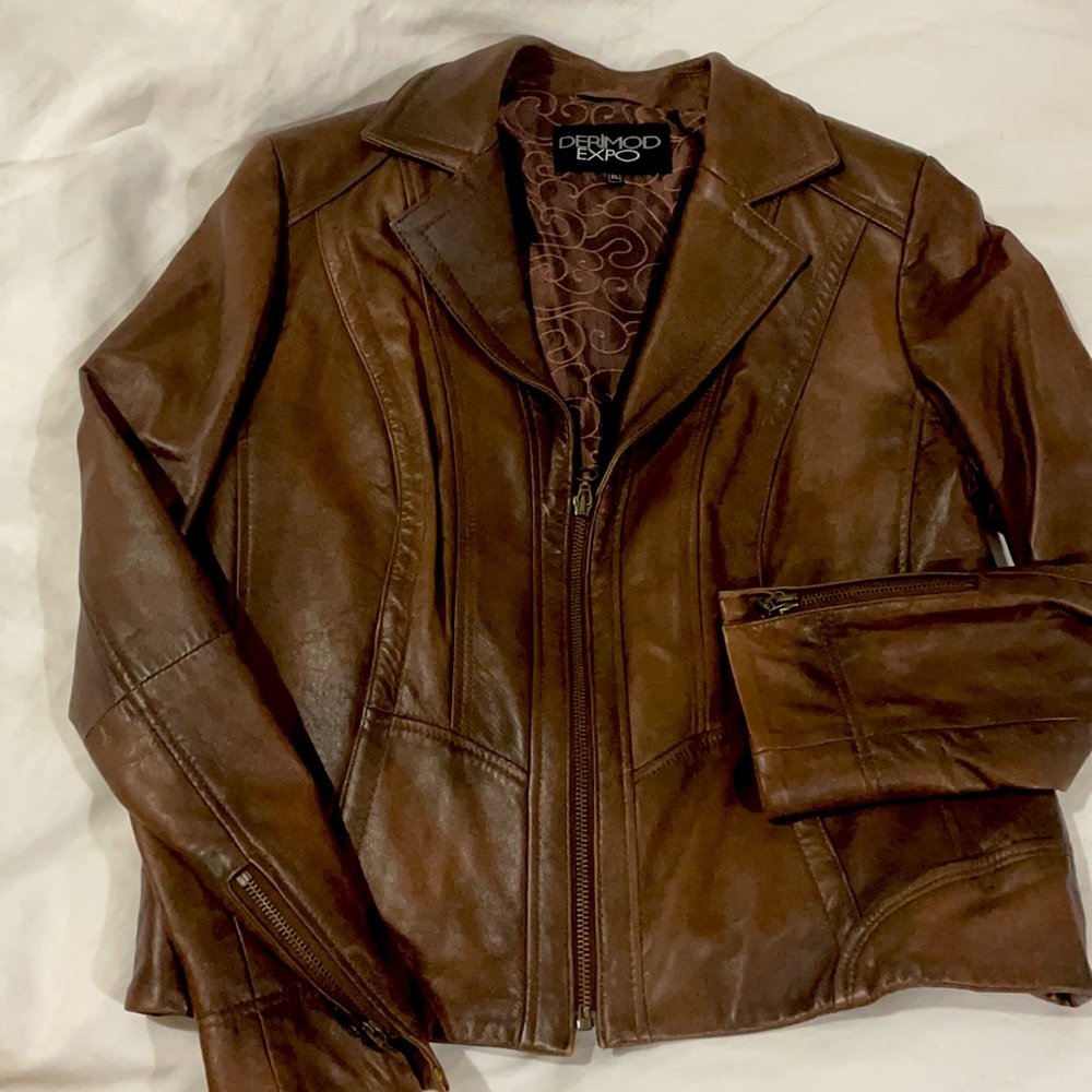 Its Turkish brand I’m tage xl but from USA size 8